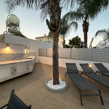 Valerian Palm - Napa's Secret Escape Villa *