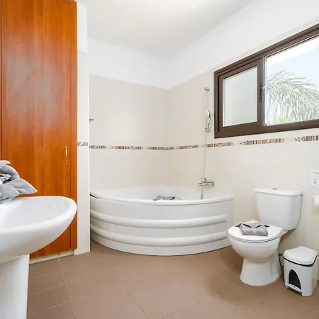 Villa Valerian Palm - Napa's Secret Escape Ayia Napa