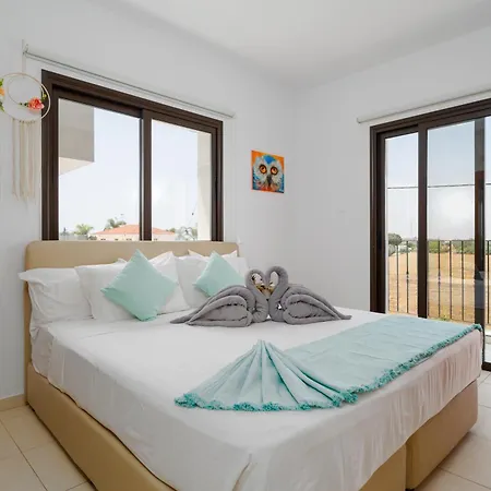 Valerian Palm - Napa's Secret Escape