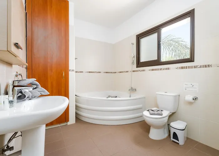 Villa Valerian Palm - Napa's Secret Escape Ayia Napa