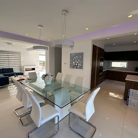 Valerian Palm - Napa's Secret Escape Villa