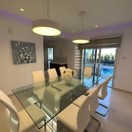 Valerian Palm - Napa's Secret Escape