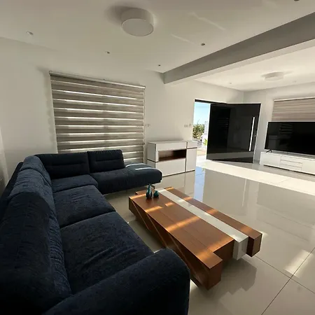 Valerian Palm - Napa's Secret Escape