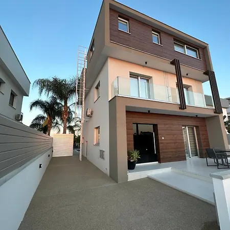 Valerian Palm - Napa's Secret Escape * Ajía Nápa