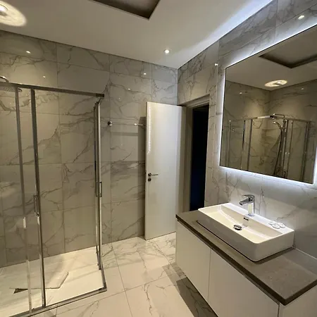 Valerian Palm - Napa's Secret Escape Villa