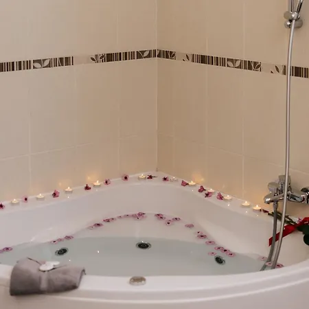 Valerian Palm - Napa's Secret Escape * Αγία Νάπα