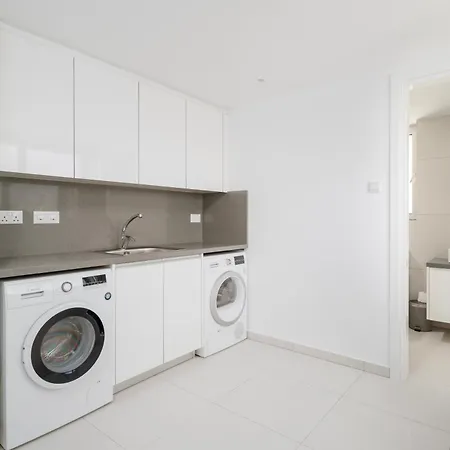 Valerian Palm - Napa's Secret Escape