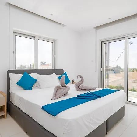 Valerian Palm - Napa's Secret Escape