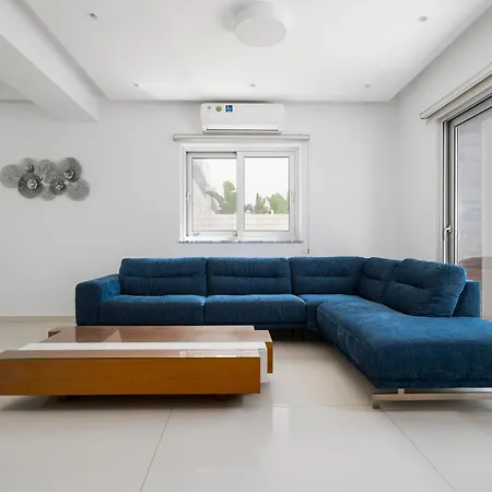 Valerian Palm - Napa's Secret Escape