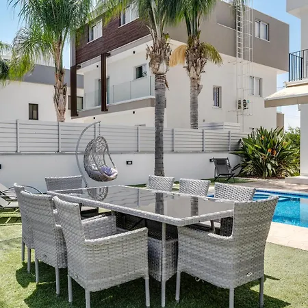 Valerian Palm - Napa's Secret Escape *