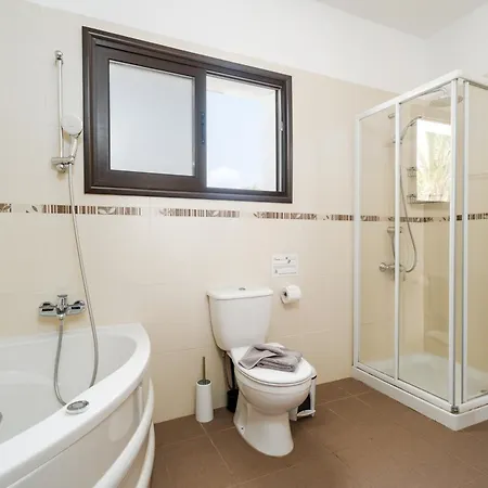 Villa Valerian Palm - Napa's Secret Escape