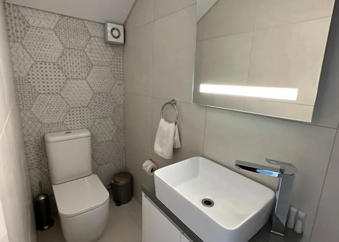 Vila Valerian Palm - Napa's Secret Escape *