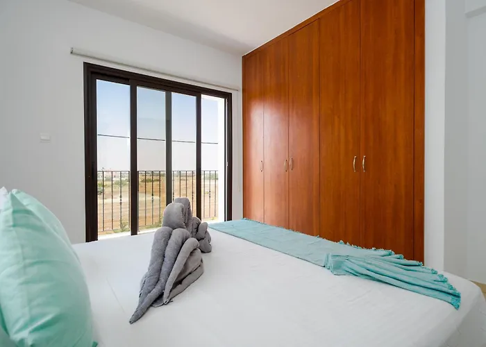 Valerian Palm - Napa's Secret Escape Villa