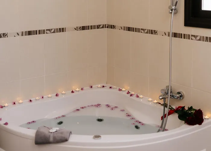 Valerian Palm - Napa's Secret Escape * Ayía Nápa