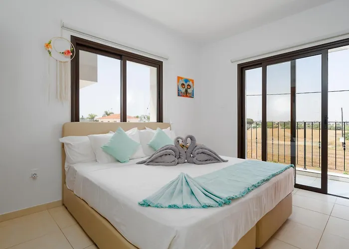 Valerian Palm - Napa's Secret Escape