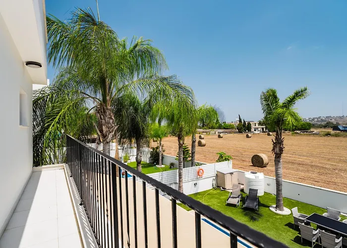 Vila Valerian Palm - Napa's Secret Escape