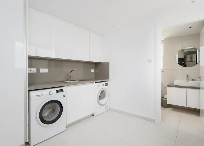 Valerian Palm - Napa's Secret Escape