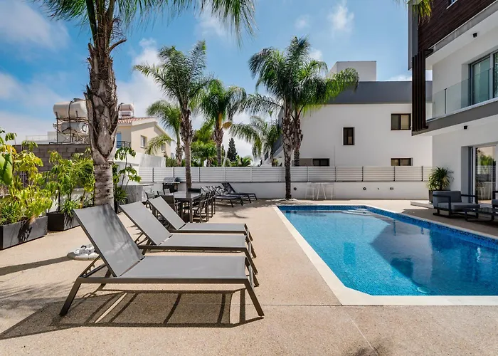 Valerian Palm - Napa's Secret Escape