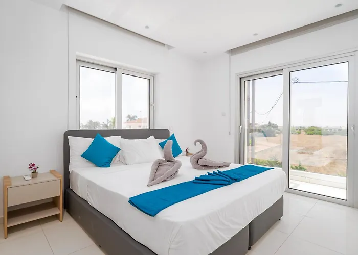 Valerian Palm - Napa's Secret Escape