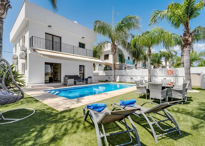 Vila Valerian Palm - Napa's Secret Escape *