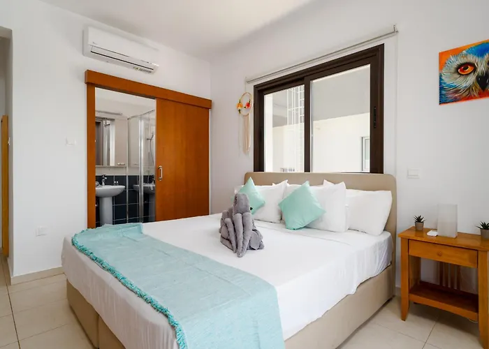 Villa Valerian Palm - Napa's Secret Escape