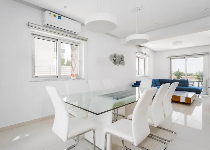 Villa Valerian Palm - Napa's Secret Escape *